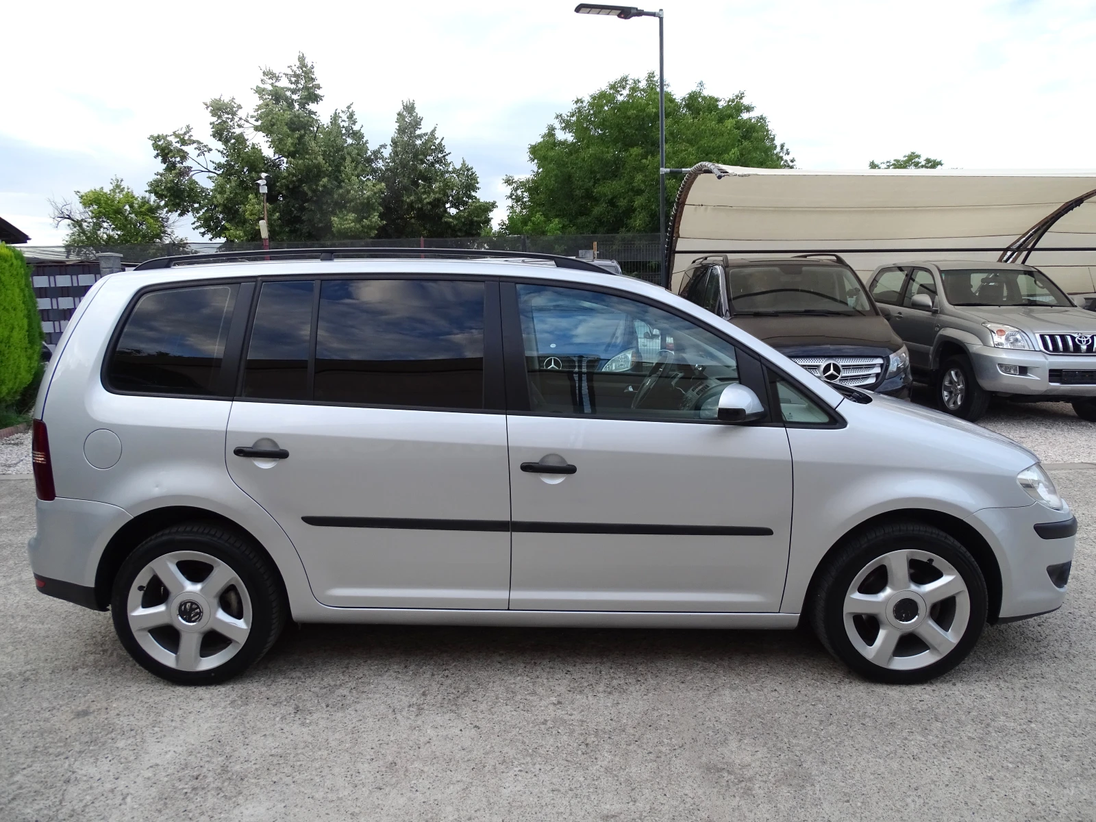 VW Touran 1.9TDI_105Коня_Обслужвана_* , снимка 5 - Автомобили и джипове - 55198899