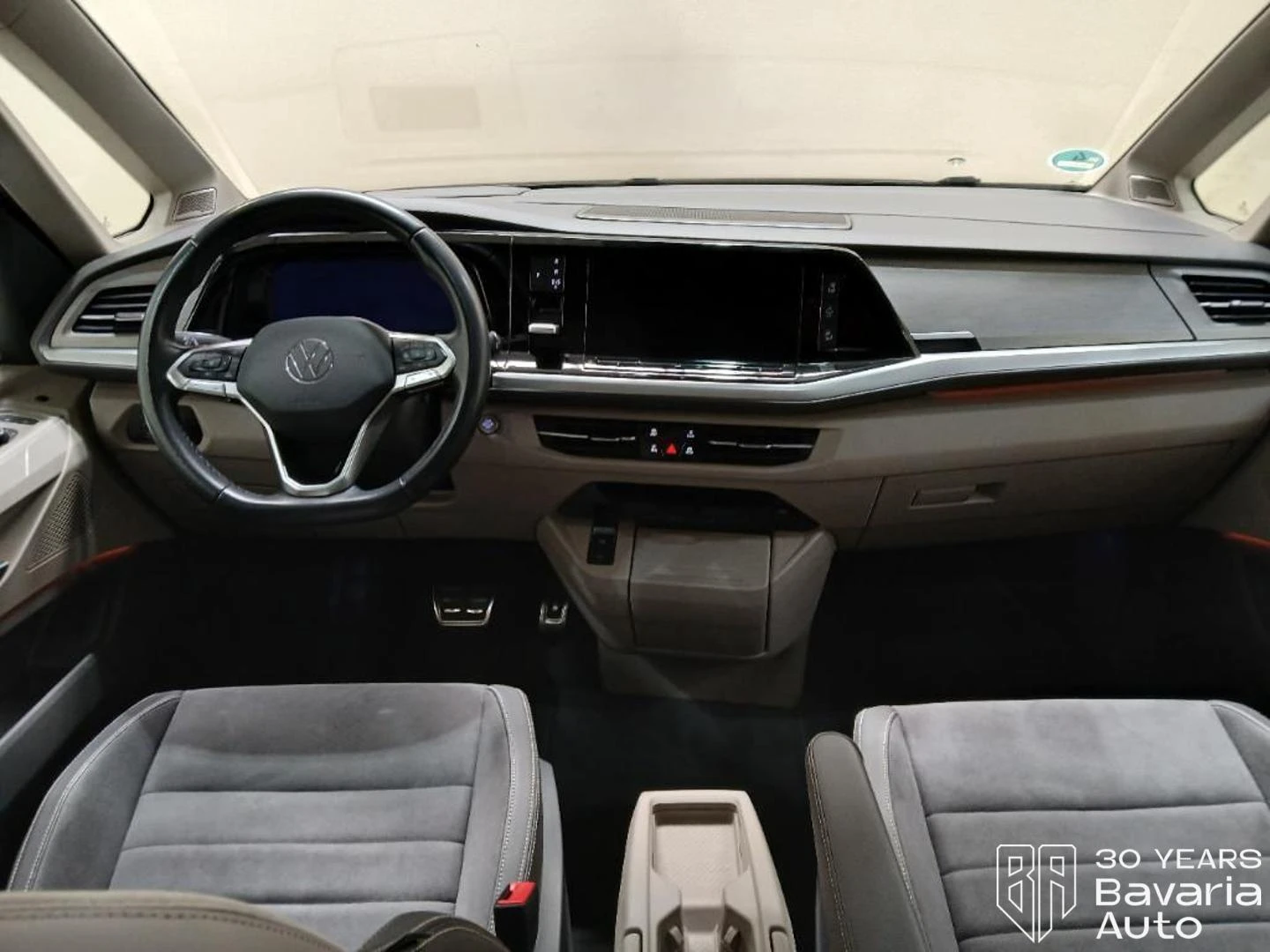 VW Multivan Style long DSG Easy Open Basic, снимка 7 - Автомобили и джипове - 55651727