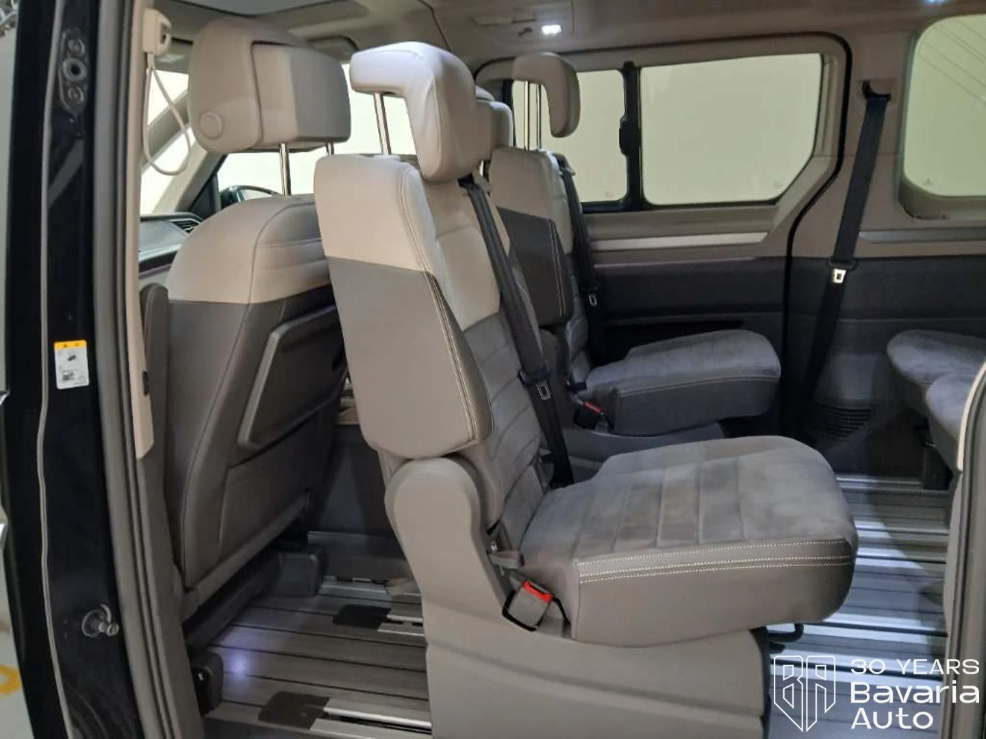 VW Multivan Style long DSG Easy Open Basic, снимка 9 - Автомобили и джипове - 55651727