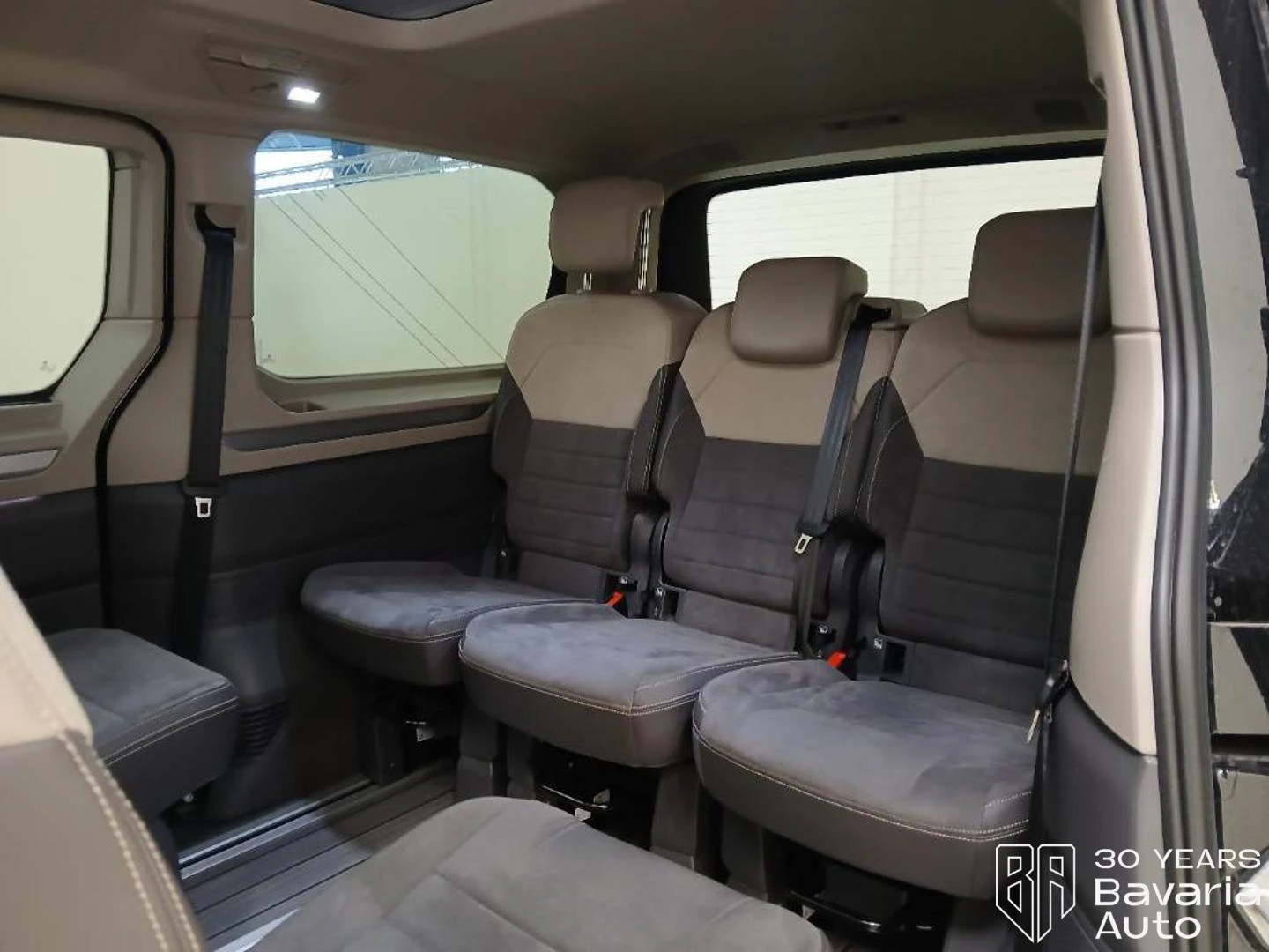 VW Multivan Style long DSG Easy Open Basic, снимка 8 - Автомобили и джипове - 55651727