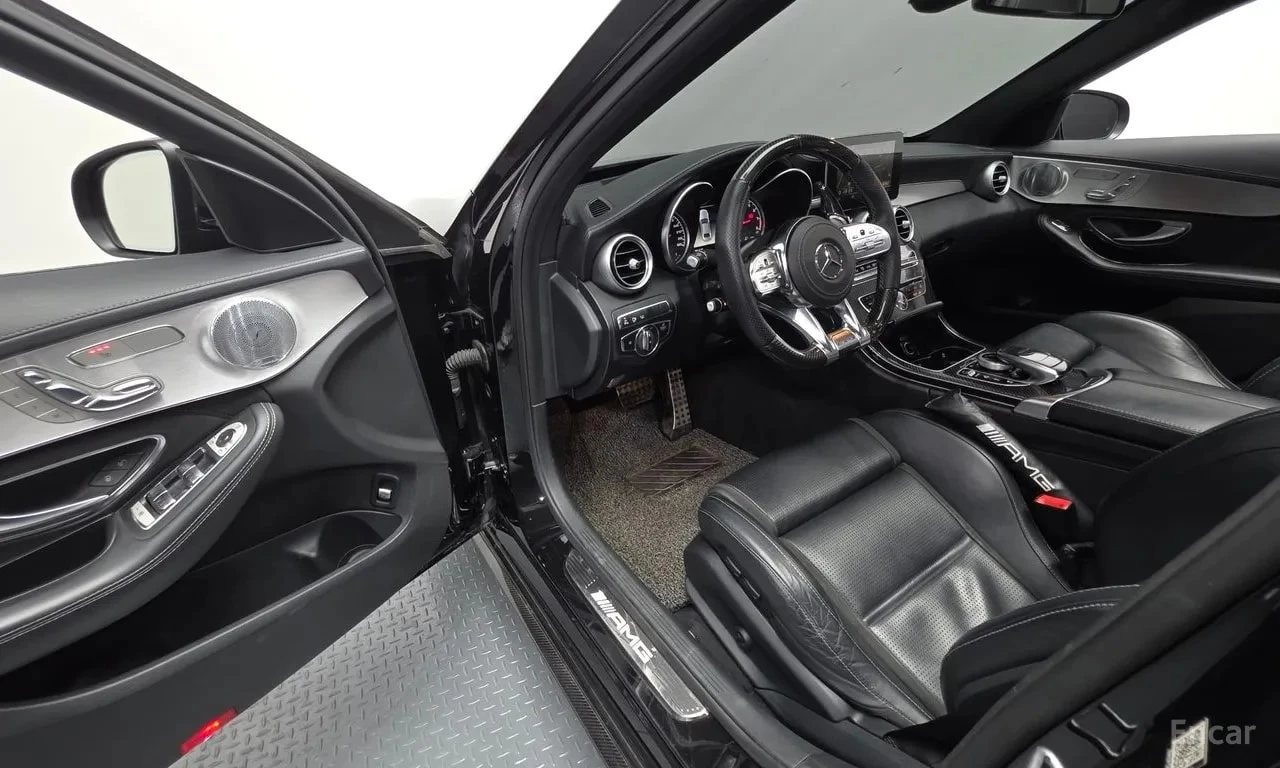 Mercedes-Benz C 63 AMG HEAD UP/BURMASTER/BUCKET/360 КАМ/ПОДГРЕВ, снимка 10 - Автомобили и джипове - 56002131