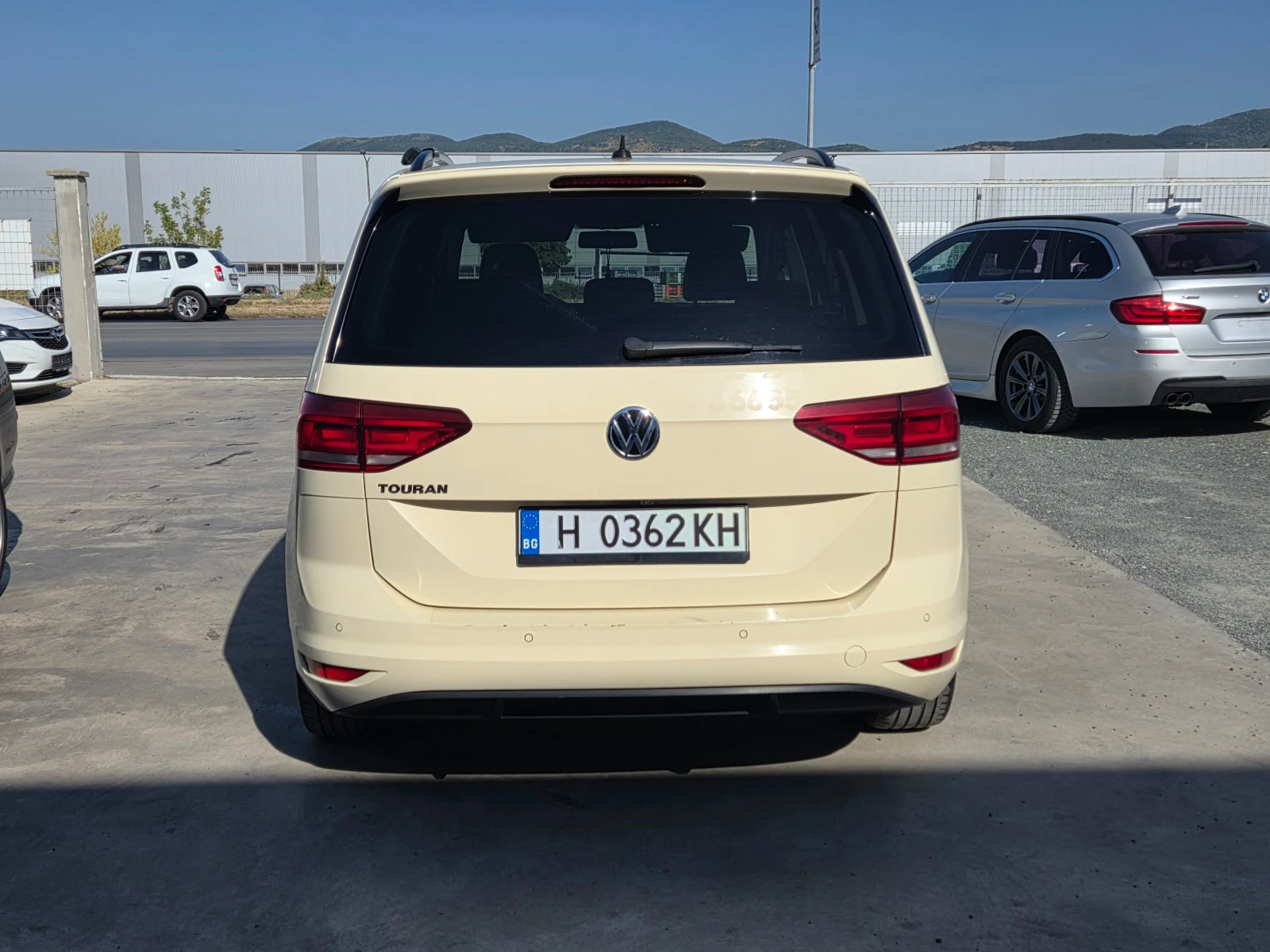 VW Touran 6+ 1, снимка 7 - Автомобили и джипове - 56005393