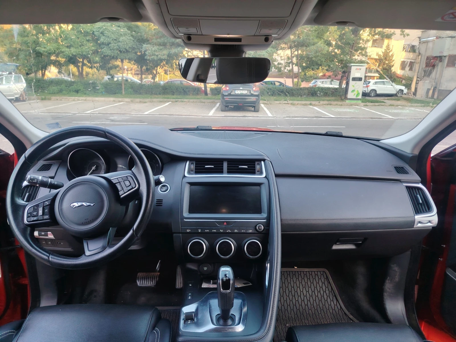 Jaguar E-pace, снимка 10 - Автомобили и джипове - 56255243