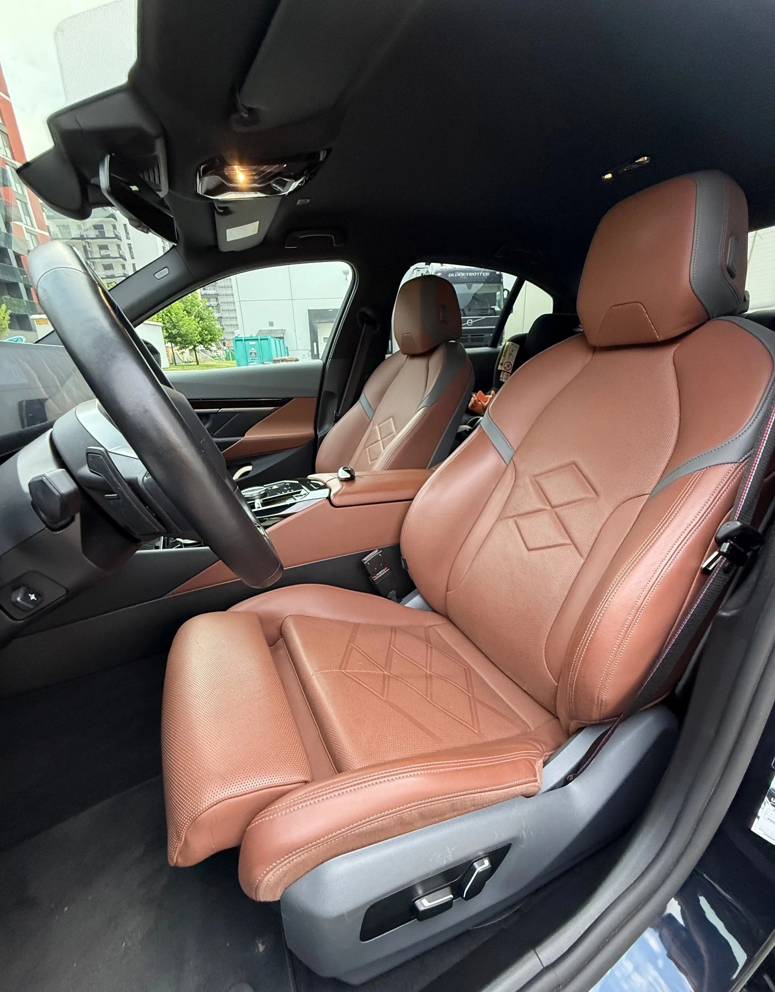 BMW 520 d xDrive M Sportpaket Pro, снимка 8 - Автомобили и джипове - 56719339