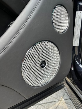 Bentley Bentayga  4.0 V8 AWD Mulliner Carbon Pack, снимка 9 - Автомобили и джипове - 45875200