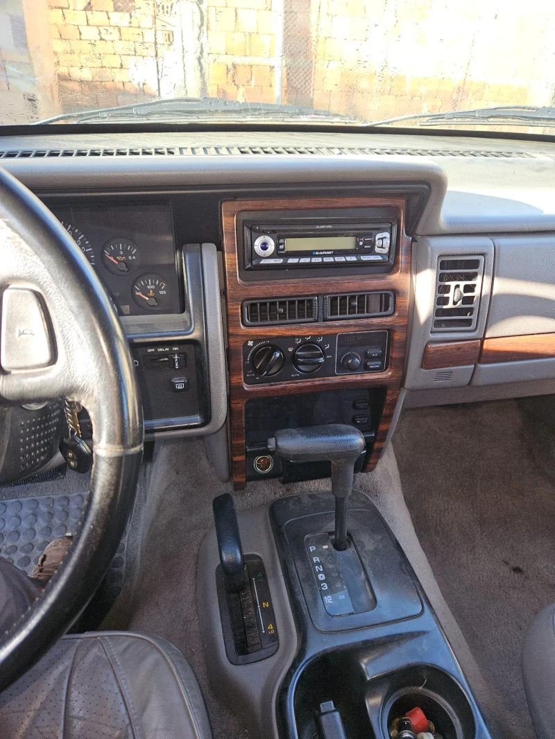 Jeep Cherokee, снимка 6 - Автомобили и джипове - 49291994