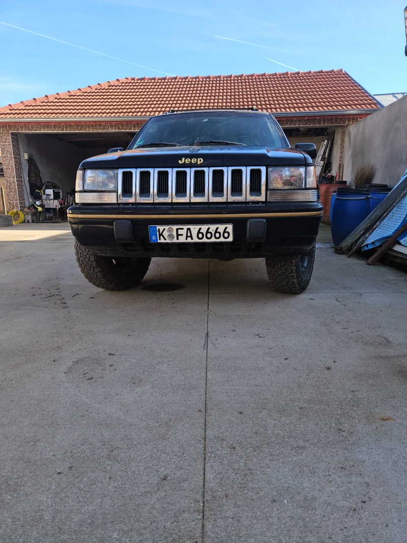 Jeep Cherokee, снимка 1 - Автомобили и джипове - 49291994