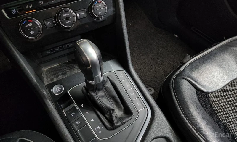VW Tiguan, снимка 9 - Автомобили и джипове - 53043486