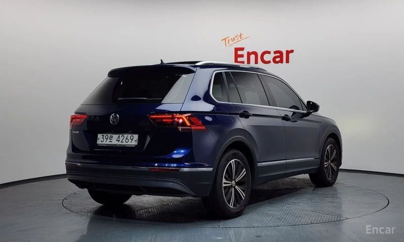 VW Tiguan, снимка 2 - Автомобили и джипове - 53043486