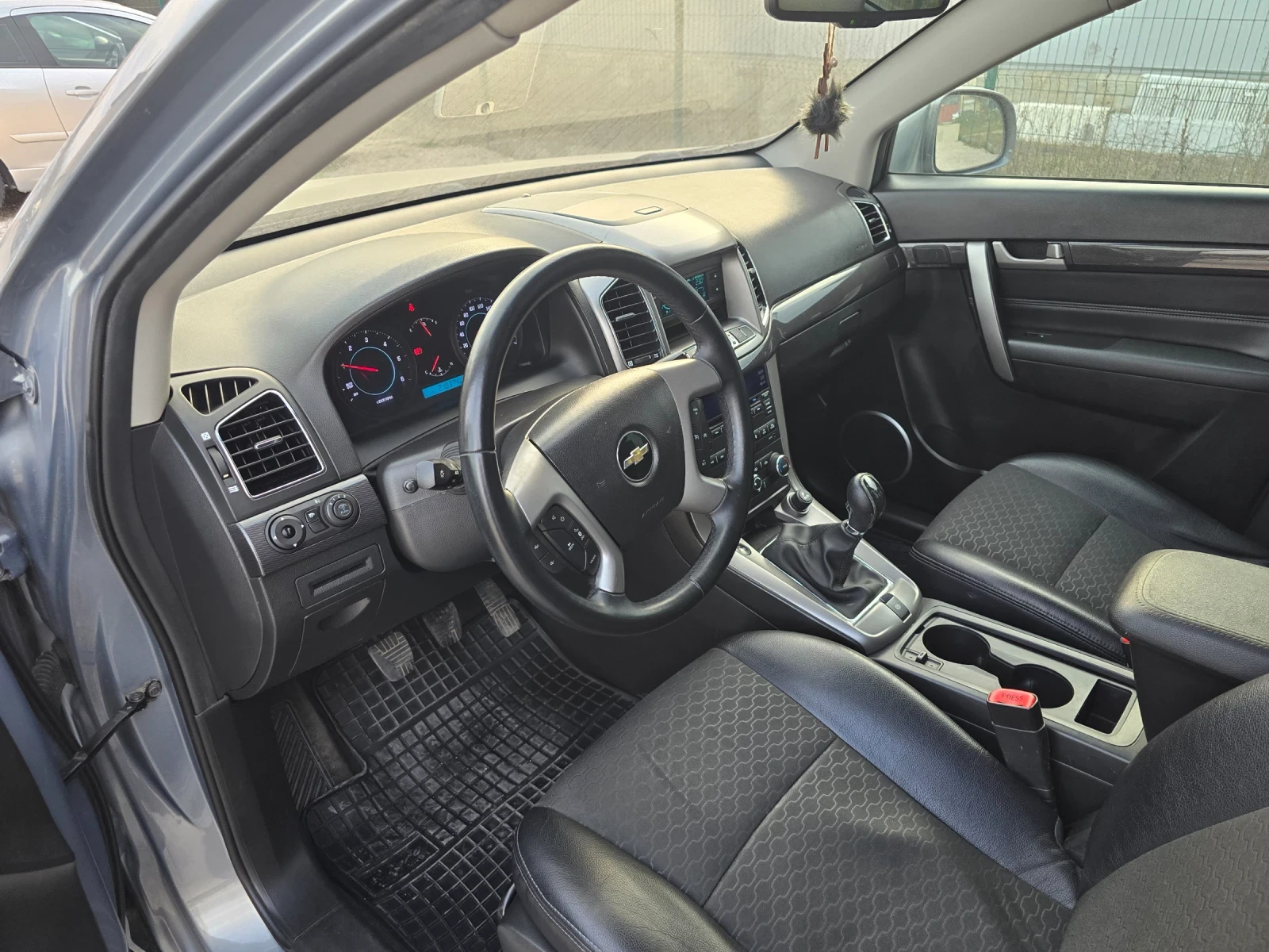 Chevrolet Captiva 2.2ДИЗЕЛ, снимка 12 - Автомобили и джипове - 53697451