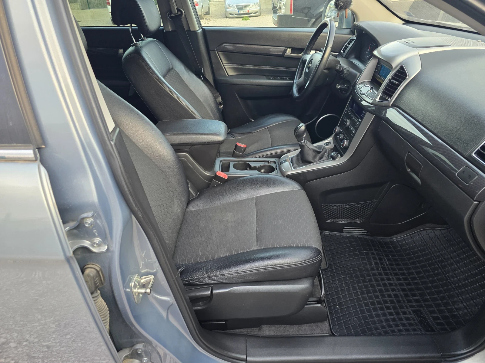 Chevrolet Captiva 2.2ДИЗЕЛ, снимка 13 - Автомобили и джипове - 53697451