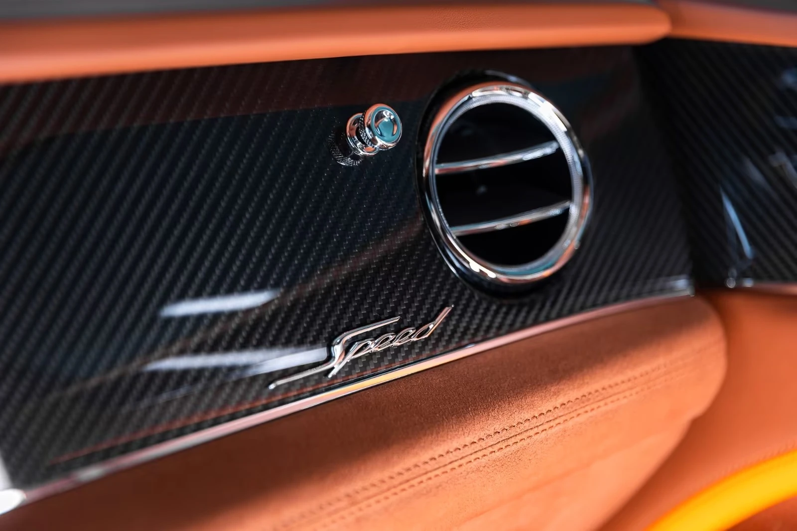 Bentley Bentayga SPEED KERAMIK B&O TV  PANORAMA , снимка 11 - Автомобили и джипове - 53879742