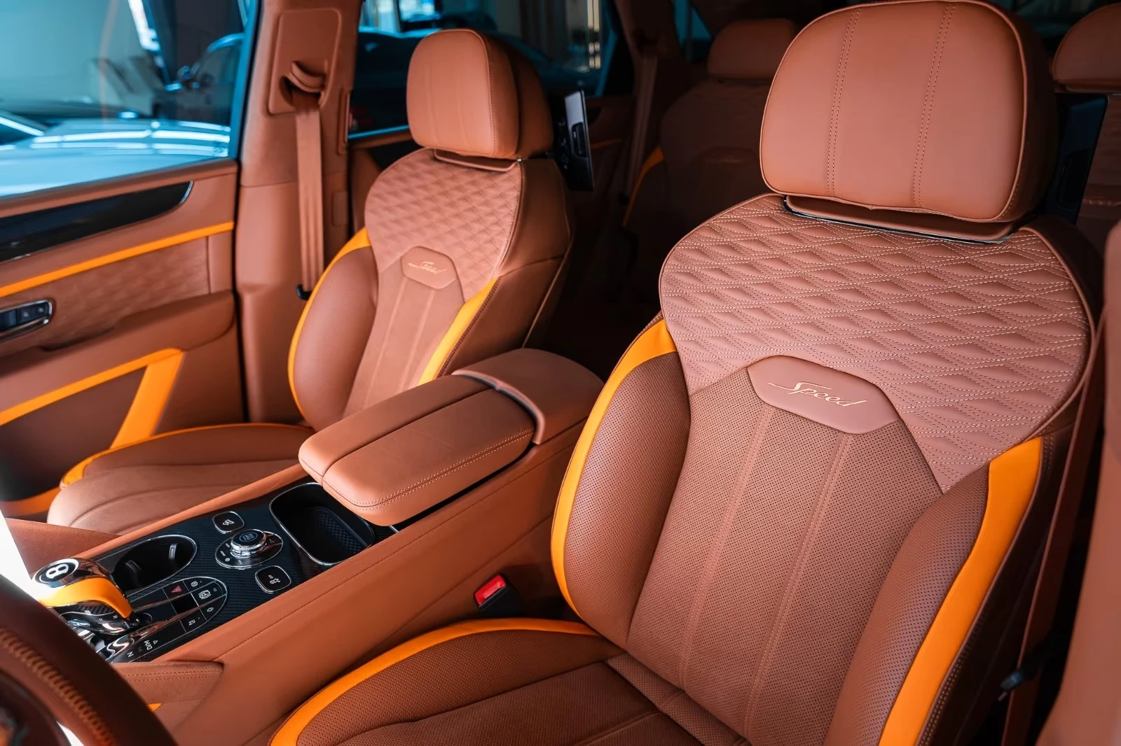 Bentley Bentayga SPEED KERAMIK B&O TV  PANORAMA , снимка 13 - Автомобили и джипове - 53879742