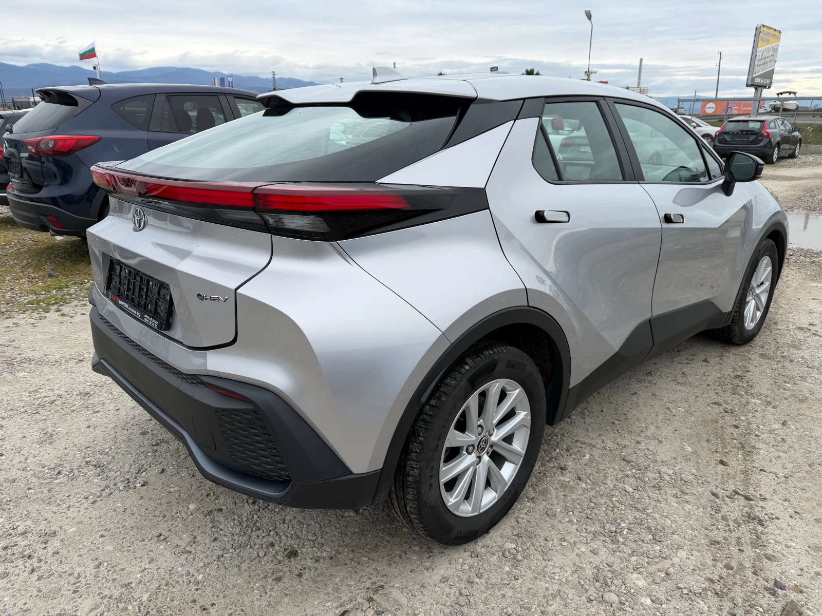 Toyota C-HR 1.8 HEV, снимка 5 - Автомобили и джипове - 54087967