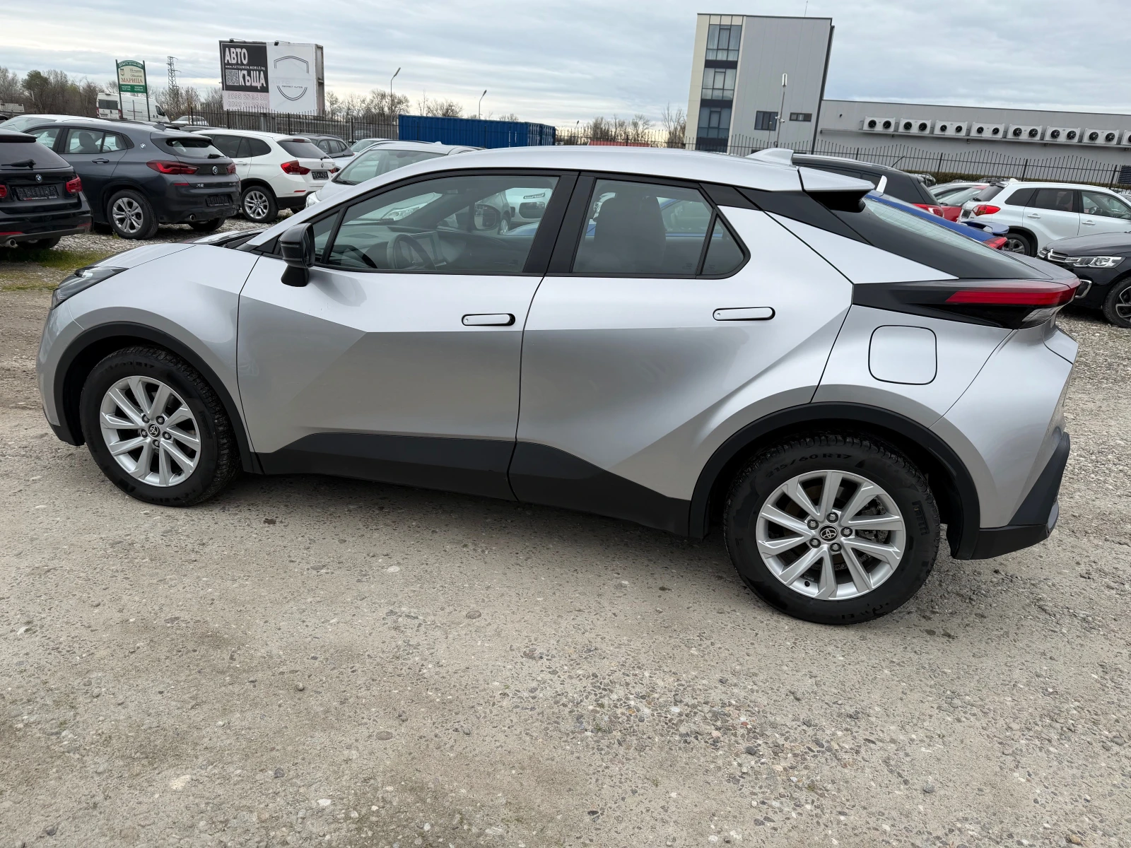 Toyota C-HR 1.8 HEV, снимка 8 - Автомобили и джипове - 54087967