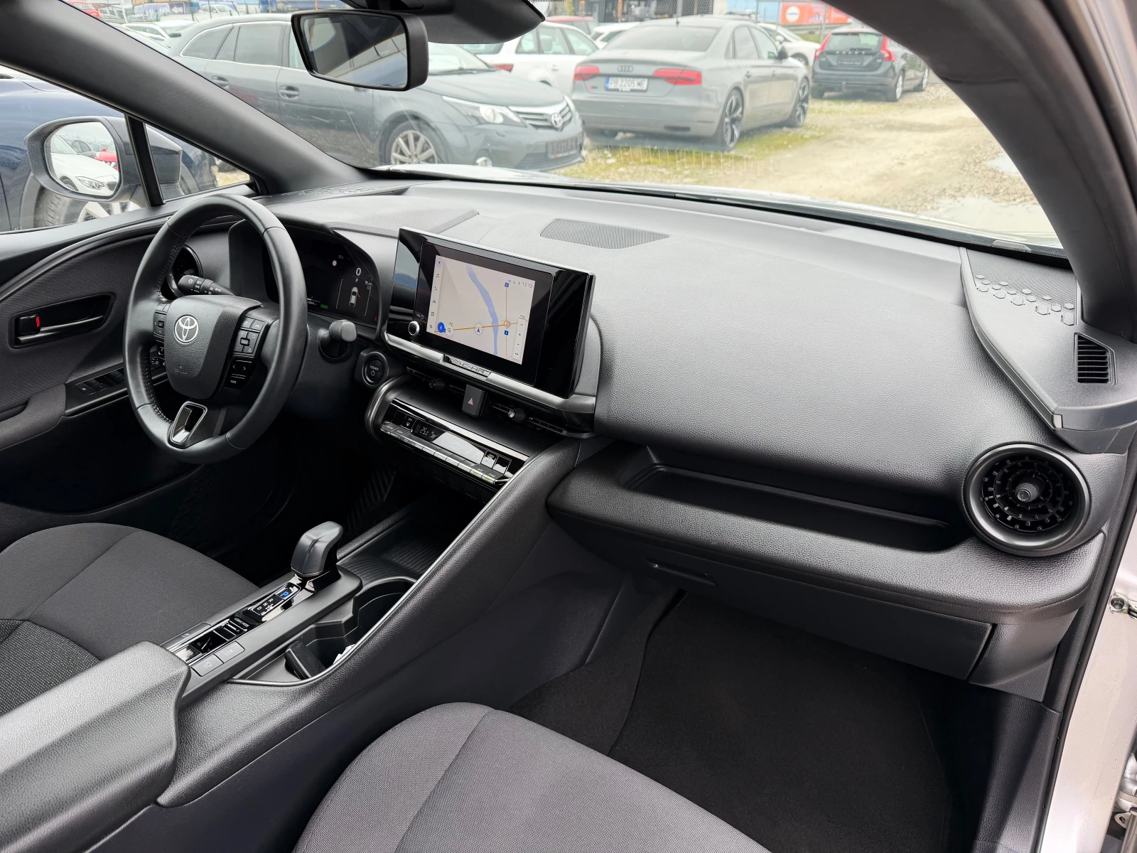 Toyota C-HR 1.8 HEV, снимка 12 - Автомобили и джипове - 54087967