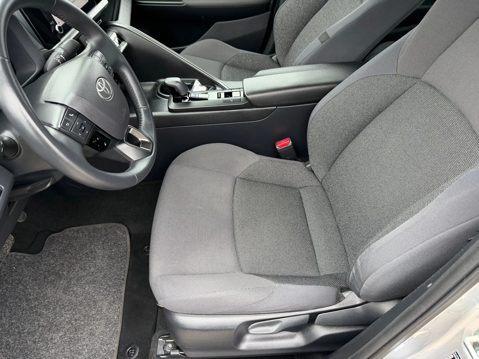 Toyota C-HR 1.8 HEV, снимка 9 - Автомобили и джипове - 54087967