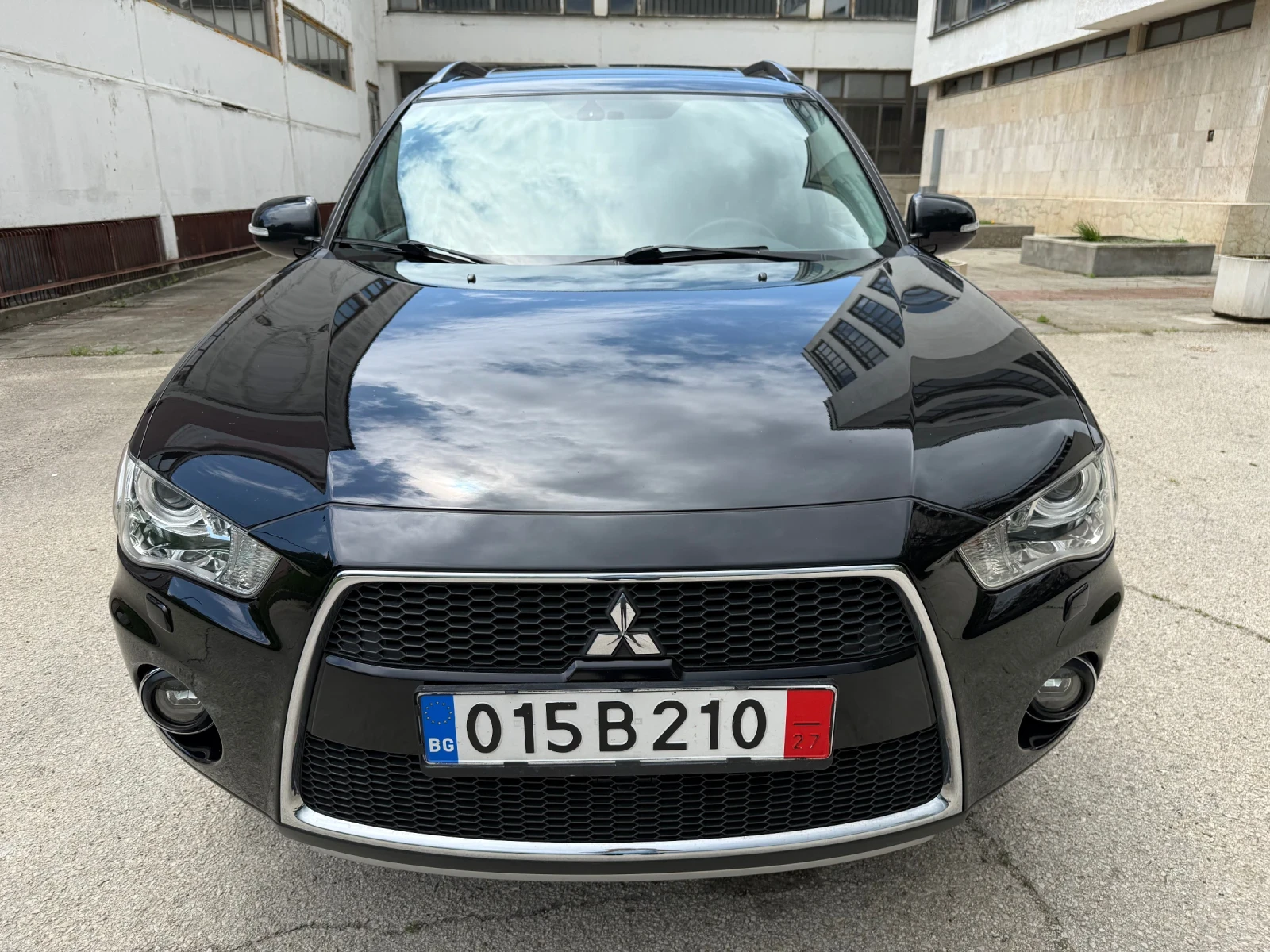 Mitsubishi Outlander 2.4i AUTOMATIC / 7 МЕСТА /NAVIGATOR