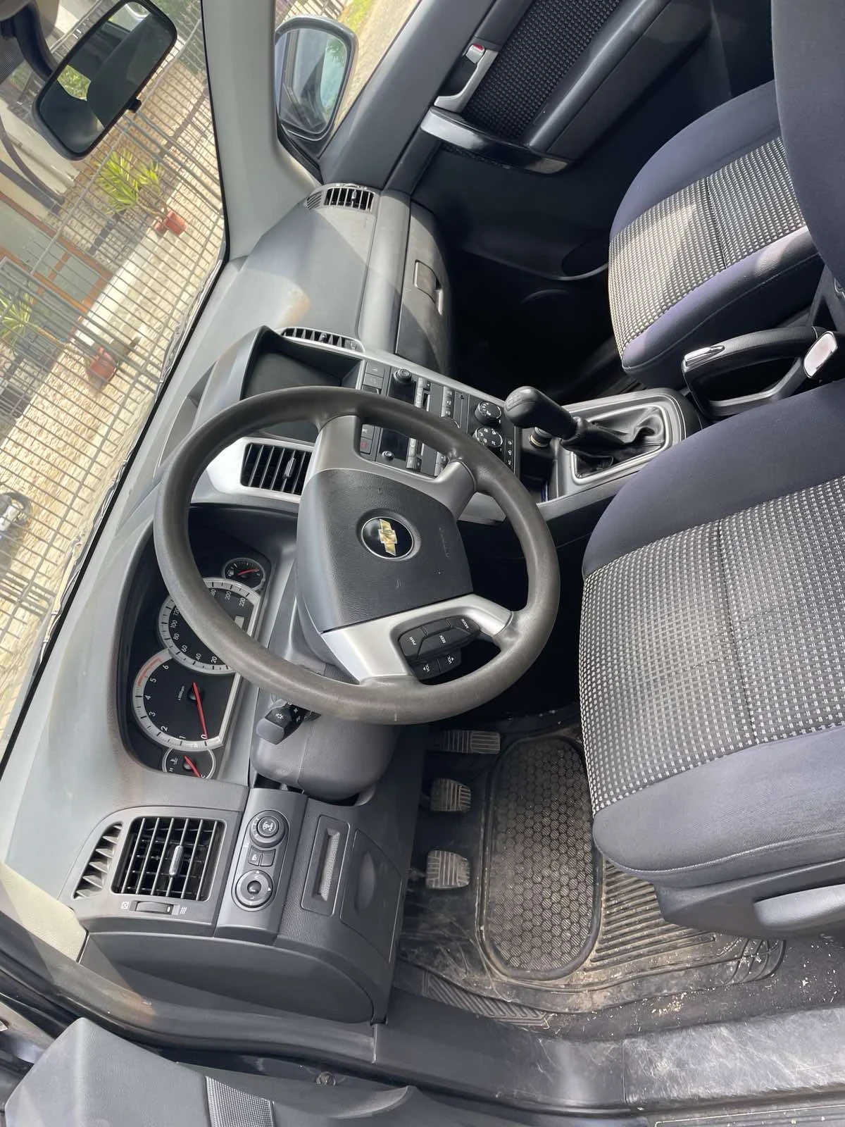 Chevrolet Captiva Ls, снимка 4 - Автомобили и джипове - 54947879