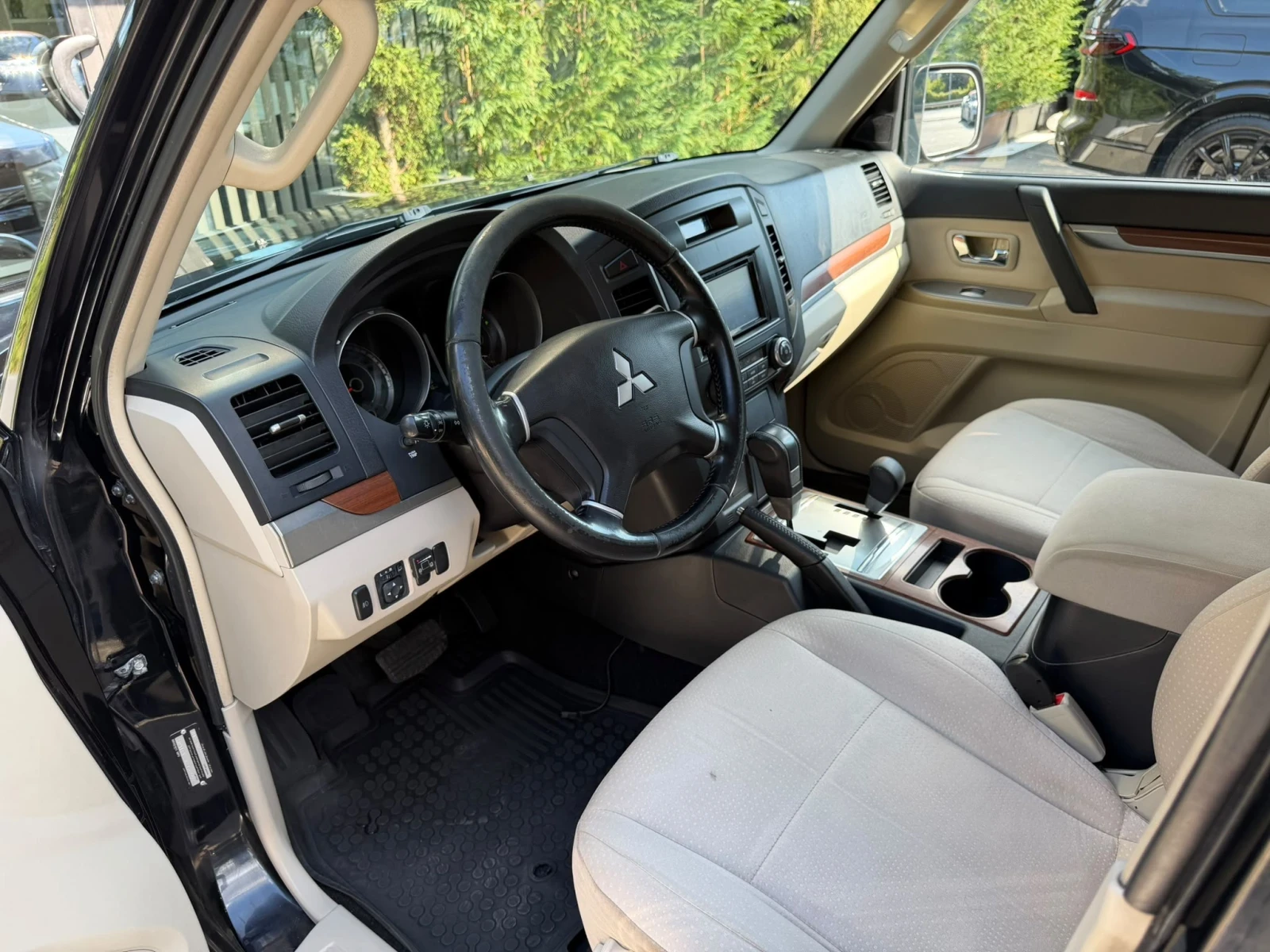 Mitsubishi Pajero 3.0 ГАЗОВ ИНЖЕКЦИОН, снимка 9 - Автомобили и джипове - 55578974