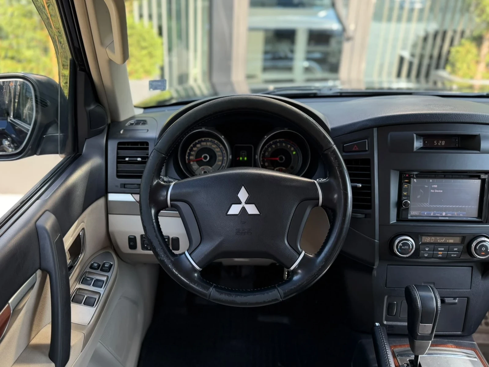 Mitsubishi Pajero 3.0 ГАЗОВ ИНЖЕКЦИОН, снимка 8 - Автомобили и джипове - 55578974