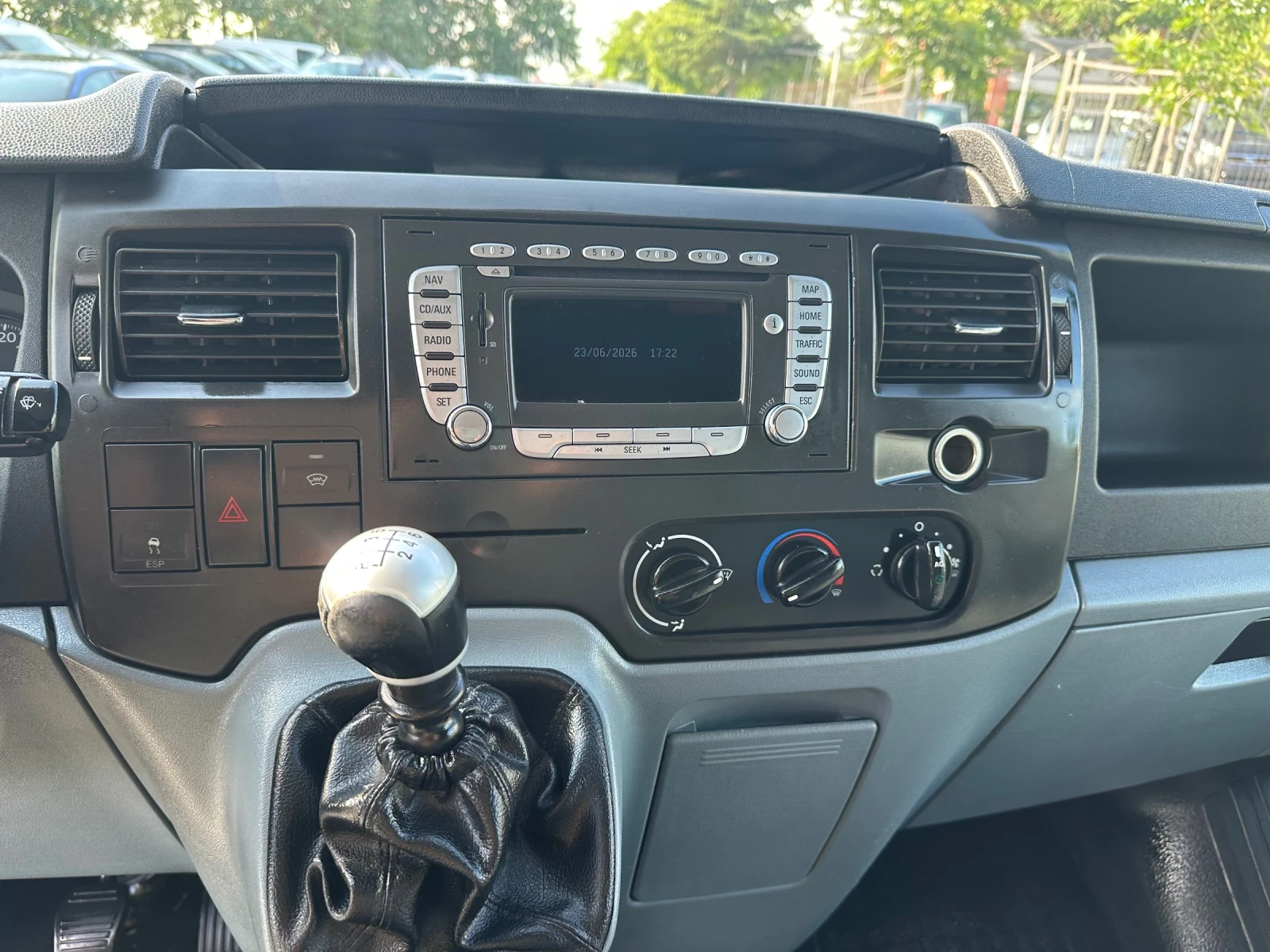 Ford Transit 2.2 140 коня, снимка 15 - Бусове и автобуси - 55015223
