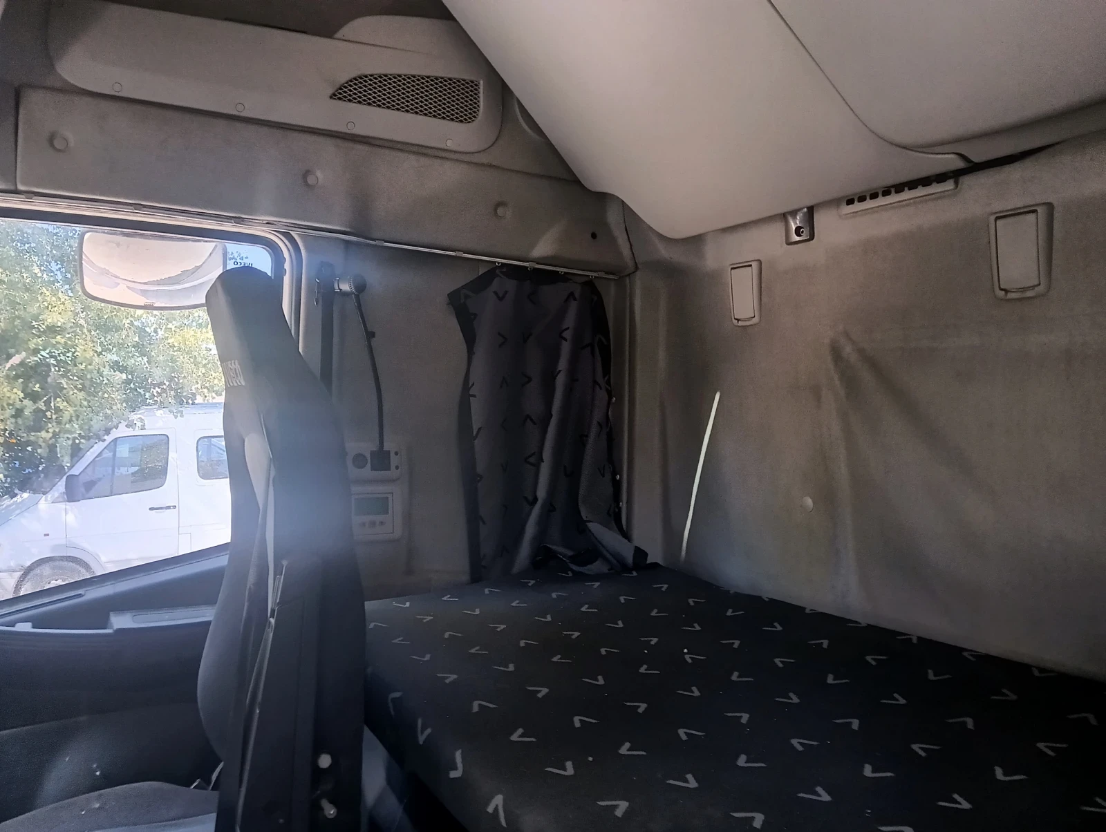 Iveco Stralis, снимка 8 - Камиони - 56085464