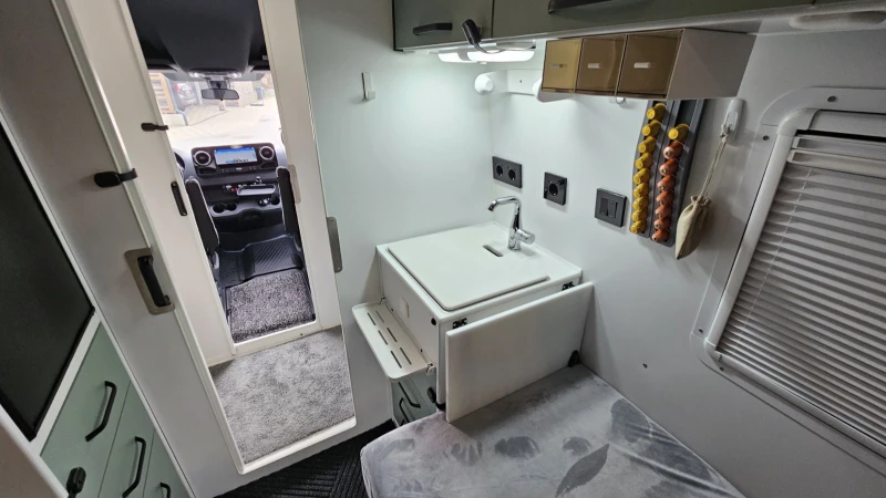 Кемпер Mercedes-Benz 4X4 Cetora 02, снимка 5 - Каравани и кемпери - 53166020