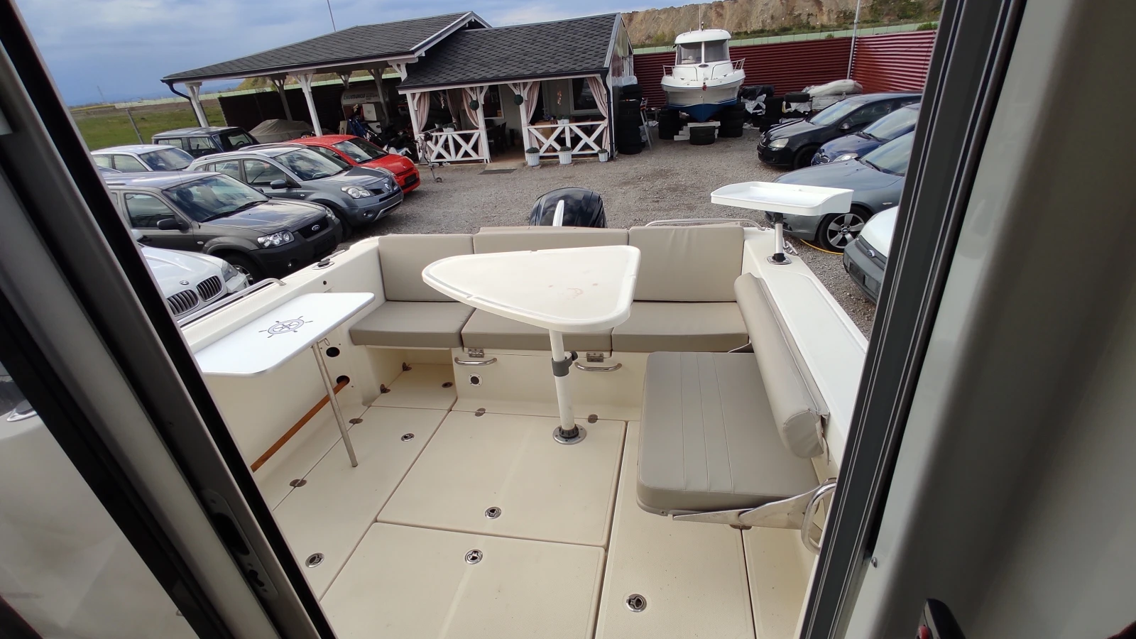 Моторна яхта Quicksilver 605 PILOT HOUSE PESHE POMENADE - изображение 10