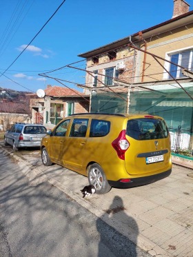 Dacia Lodgy Фабрична газ, снимка 2 - Автомобили и джипове - 44324782