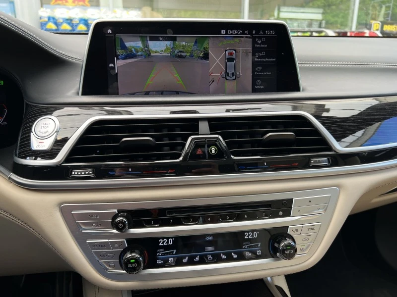 BMW 760 M760Li V12/xDrive/EXECUTIVE/B&W/SKY LOUNGE/TV/HUD/, снимка 11 - Автомобили и джипове - 45981274