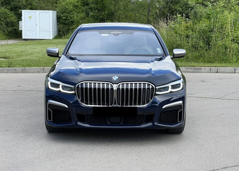 BMW 760 M760Li V12/xDrive/EXECUTIVE/B&W/SKY LOUNGE/TV/HUD/, снимка 2 - Автомобили и джипове - 45981274