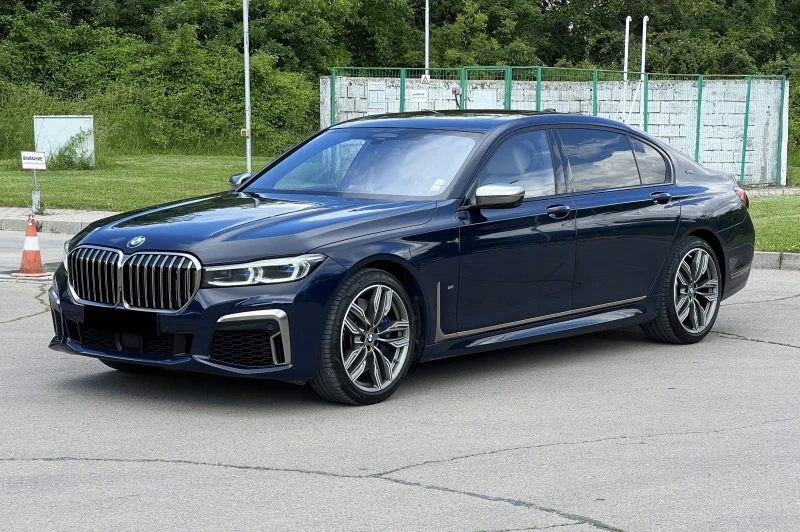 BMW 760 M760Li V12/xDrive/EXECUTIVE/B&W/SKY LOUNGE/TV/HUD/, снимка 3 - Автомобили и джипове - 45981274