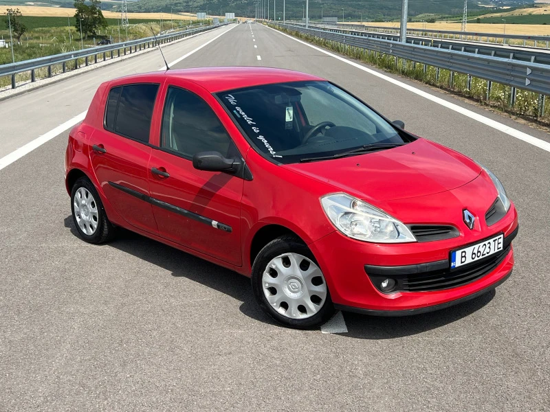 Renault Clio 1.5DCI, снимка 7 - Автомобили и джипове - 46737957