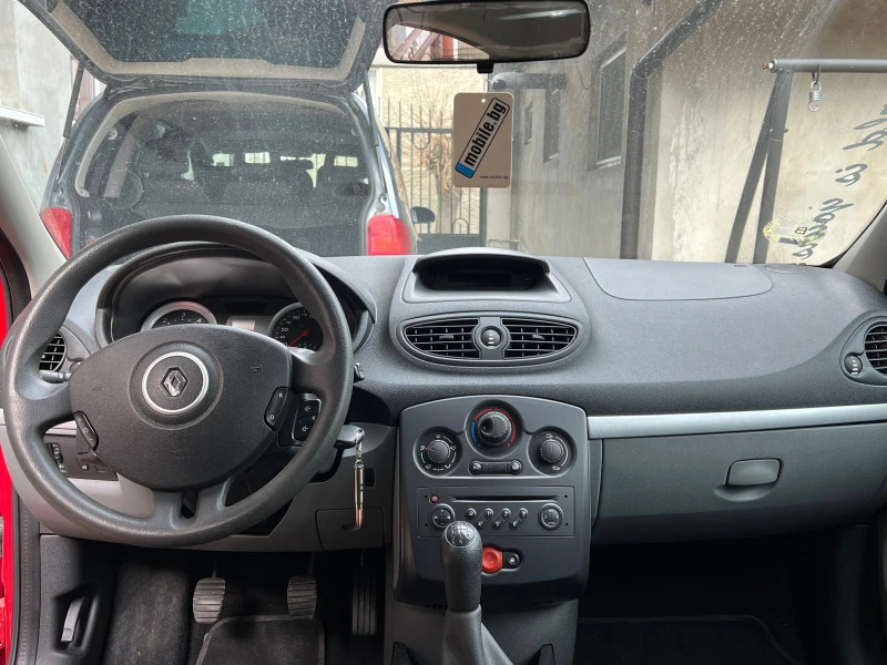 Renault Clio 1.5DCI, снимка 11 - Автомобили и джипове - 46737957