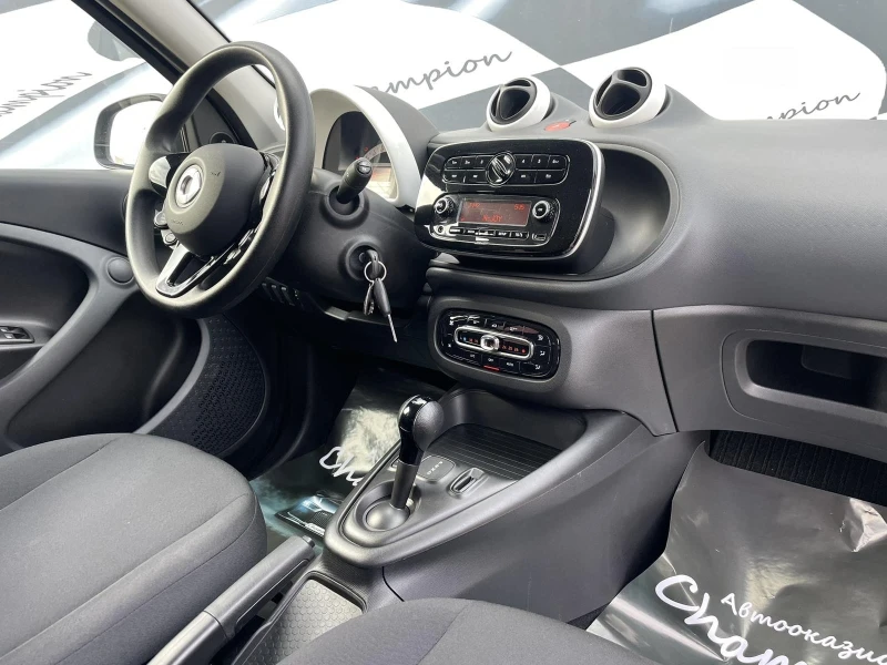 Smart Forfour Като нов, снимка 15 - Автомобили и джипове - 47453650