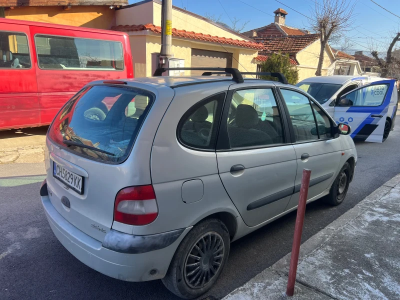 Renault Scenic 1.6 , снимка 5 - Автомобили и джипове - 49094417