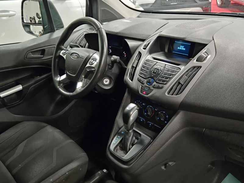 Ford Connect Transit / 1.5 дизел 120кс / Автоматик / 3 места , снимка 8 - Автомобили и джипове - 49132643