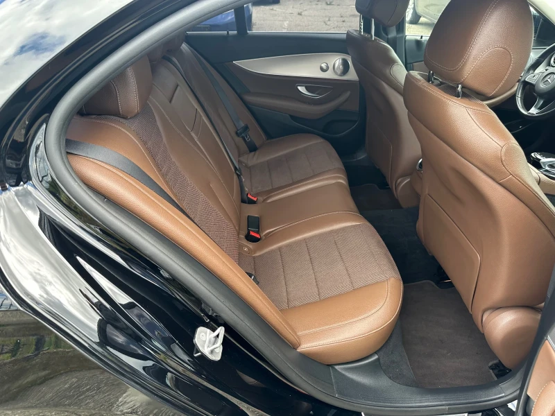 Mercedes-Benz E 350 AMG 9G Burmester, снимка 13 - Автомобили и джипове - 50365122