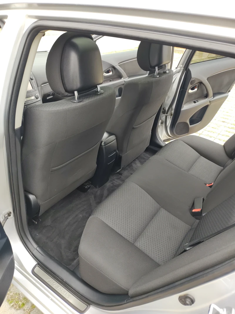 Toyota Avensis, снимка 7 - Автомобили и джипове - 52357208