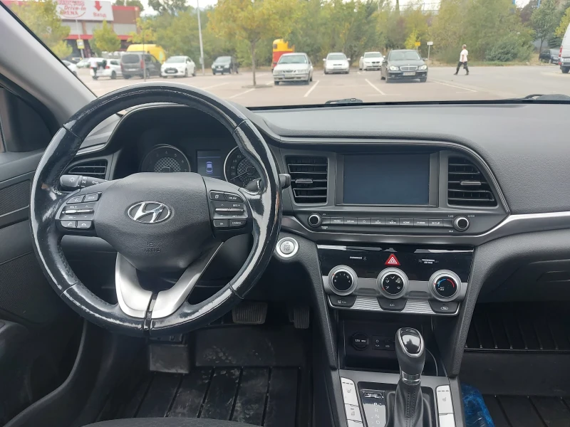 Hyundai Elantra, снимка 9 - Автомобили и джипове - 52325376