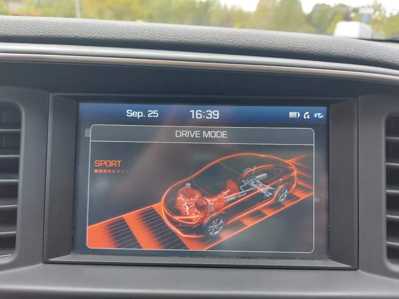 Hyundai Elantra, снимка 12 - Автомобили и джипове - 52325376