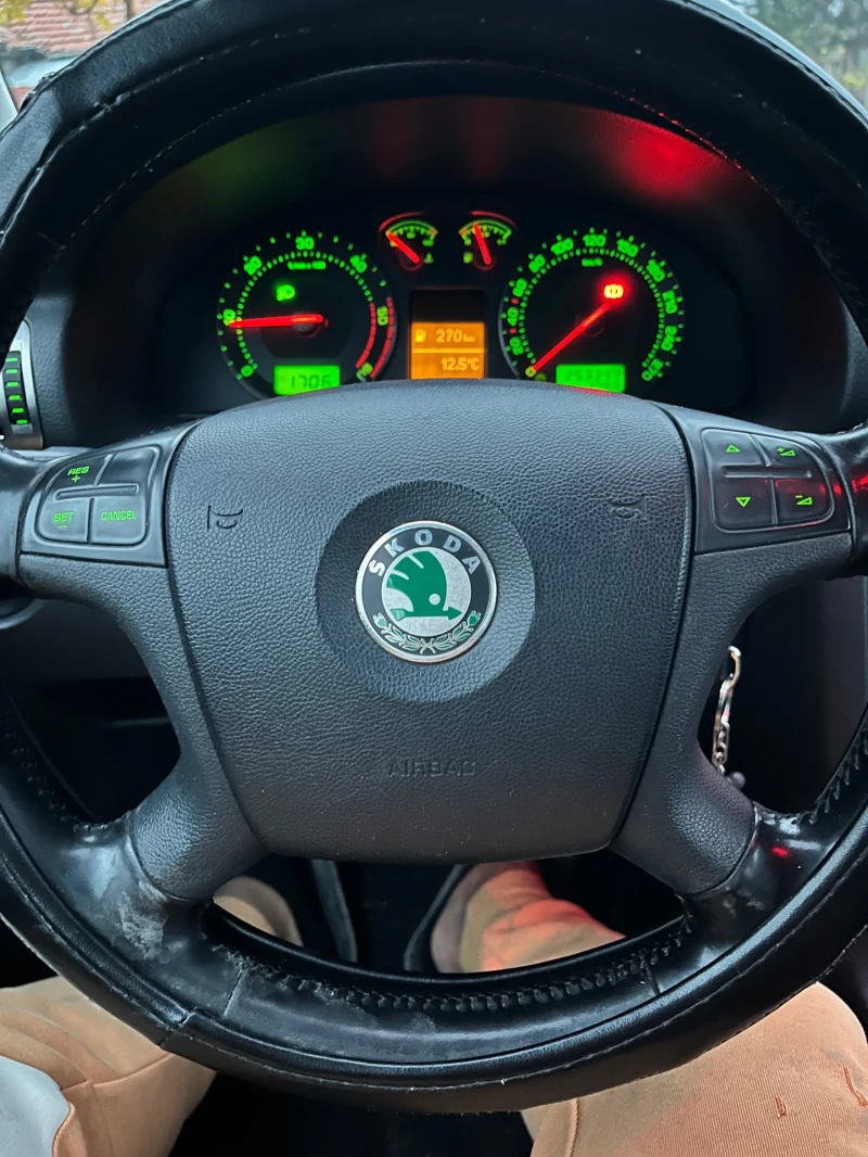 Skoda Superb, снимка 5 - Автомобили и джипове - 52353036