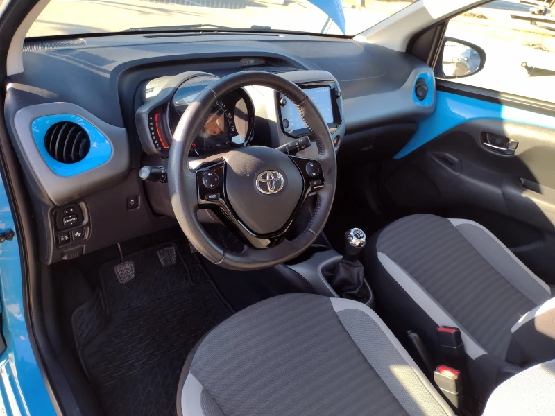 Toyota Aygo Connect, снимка 6 - Автомобили и джипове - 52733191