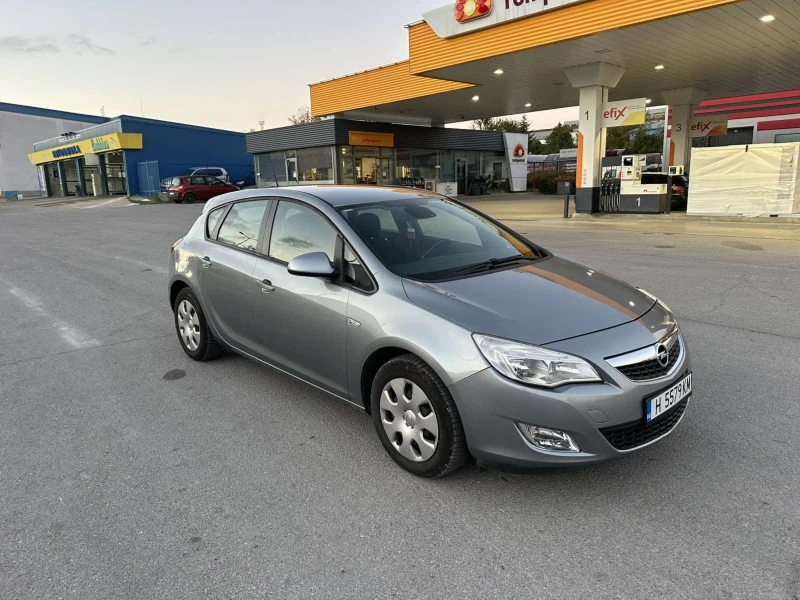 Opel Astra 1.4 turbo, снимка 6 - Автомобили и джипове - 53059943