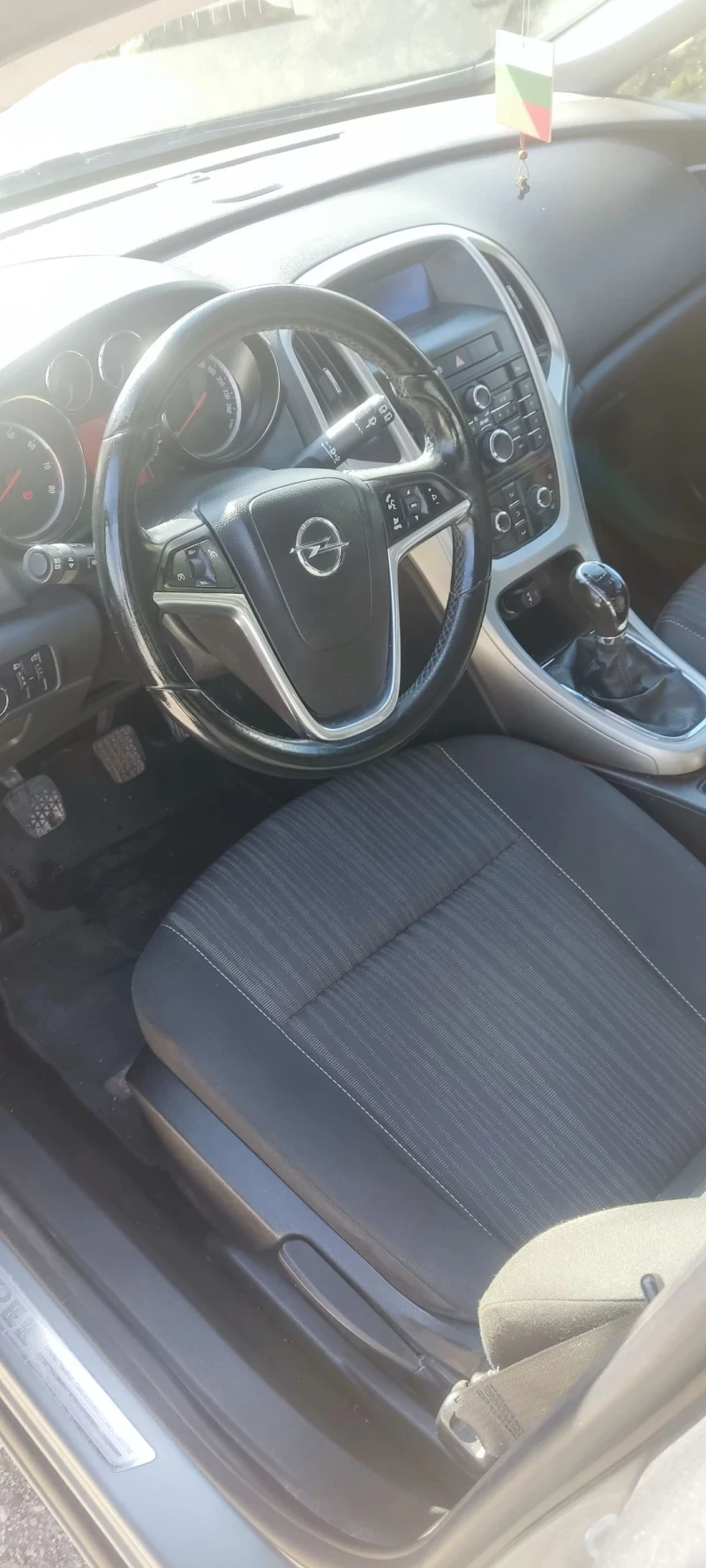 Opel Astra 1.4 turbo, снимка 16 - Автомобили и джипове - 53059943