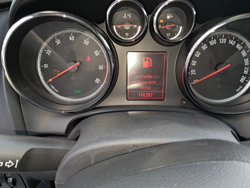 Opel Astra 1.4 бензин 100 кс навигация, снимка 13 - Автомобили и джипове - 53443651