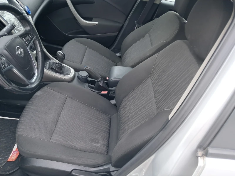 Opel Astra 1.4 бензин 100 кс навигация, снимка 9 - Автомобили и джипове - 53443651