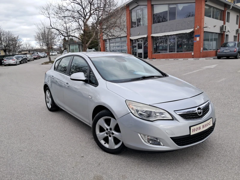 Opel Astra 1.4 бензин 100 кс навигация, снимка 6 - Автомобили и джипове - 53443651