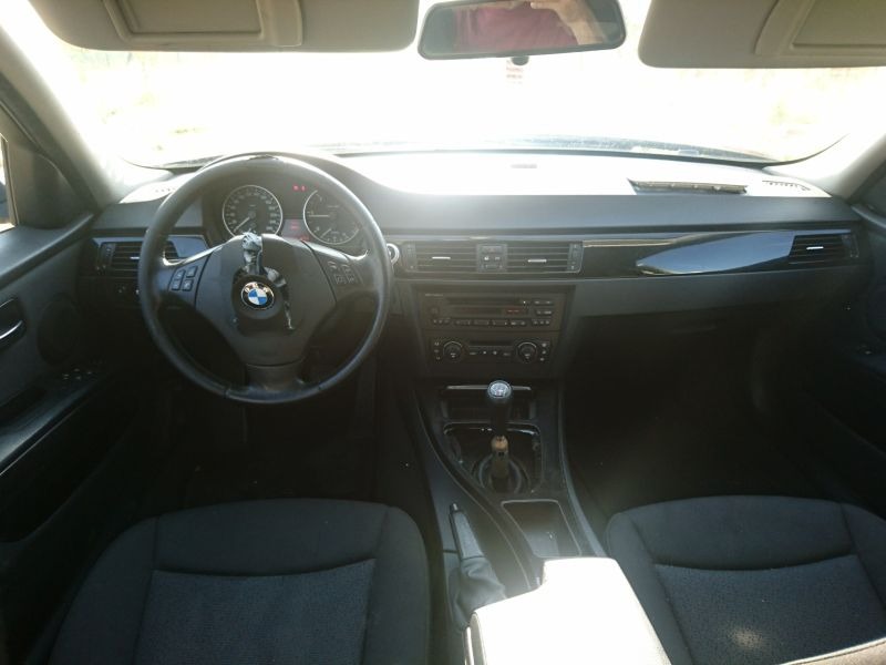 BMW 320 2.0д, снимка 5 - Автомобили и джипове - 46464365